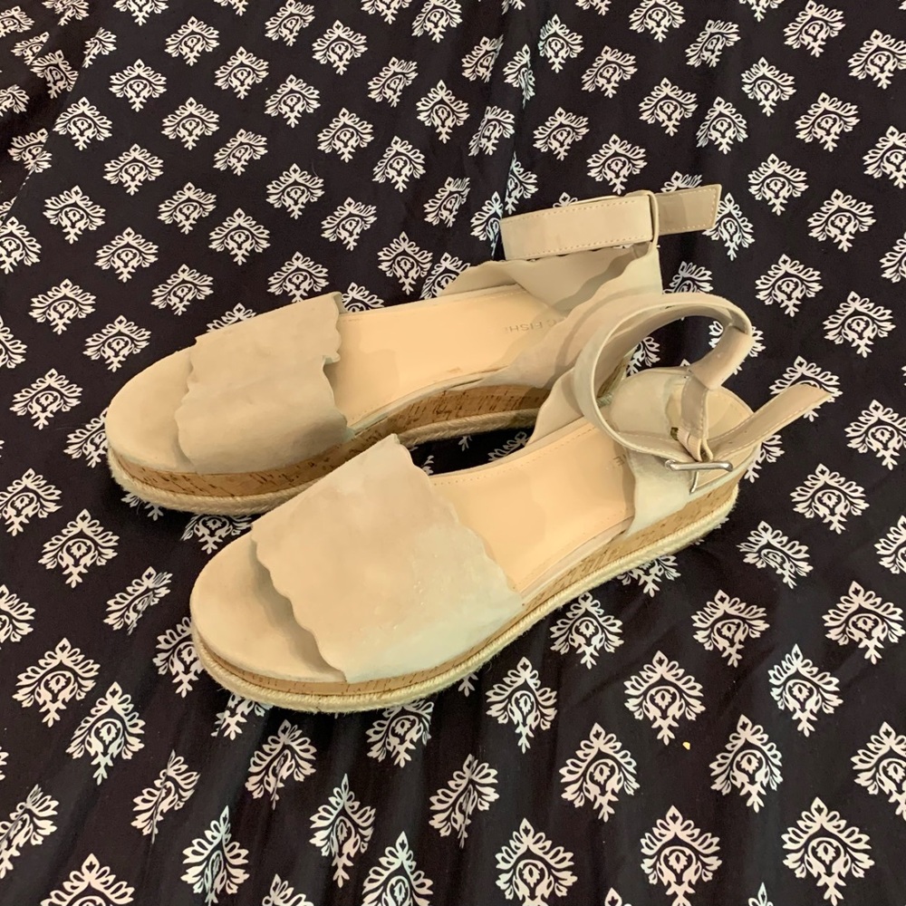 Marc Fisher tan cork wedge size 10